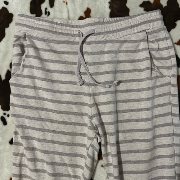 Women’s joggers - Picture 2 of 4